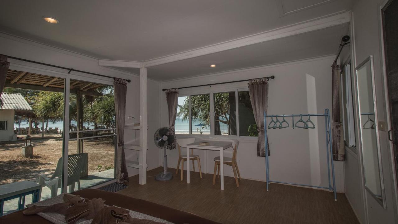 Phayam Friends Hotel Koh Phayam Luaran gambar