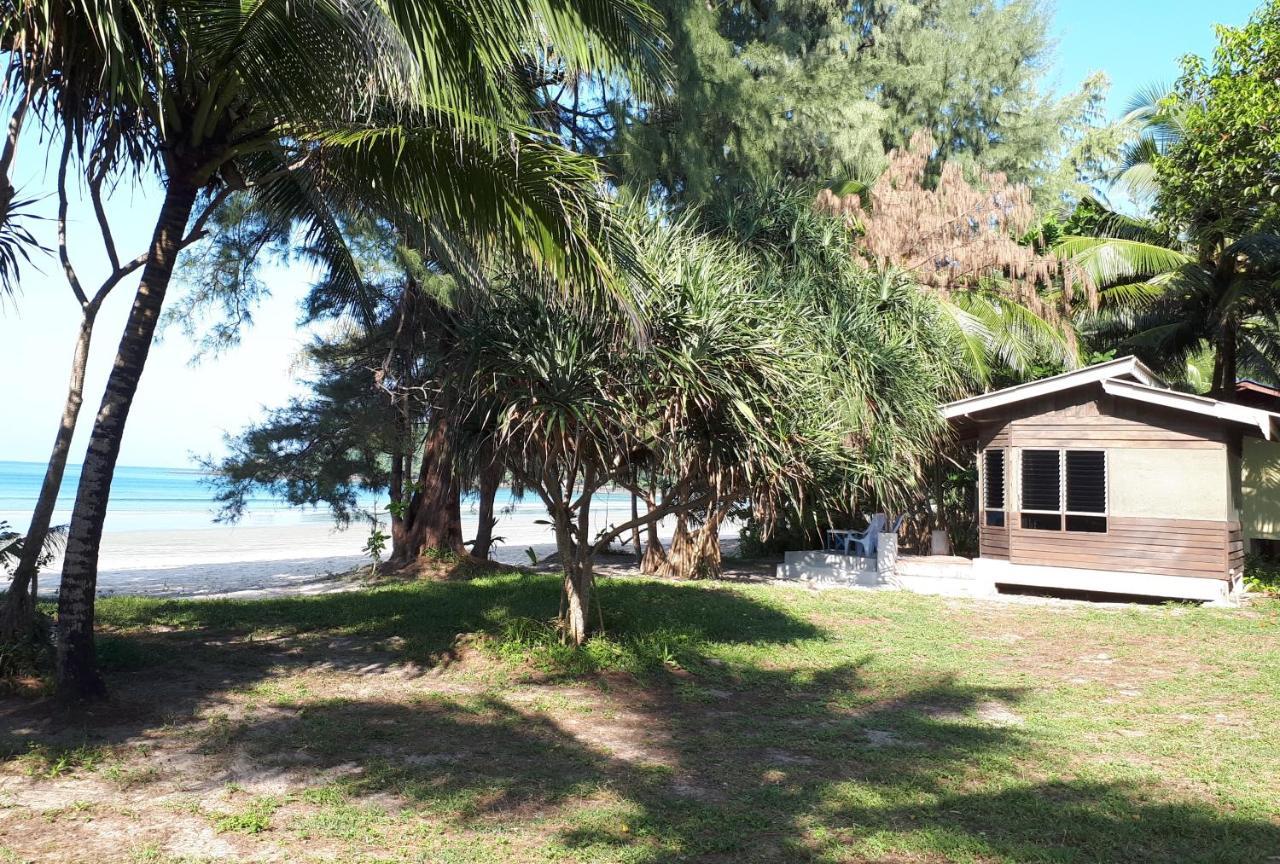 Phayam Friends Hotel Koh Phayam Luaran gambar