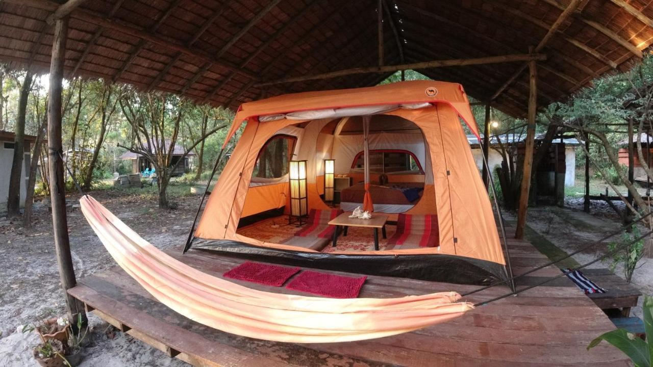 Phayam Friends Hotel Koh Phayam Luaran gambar