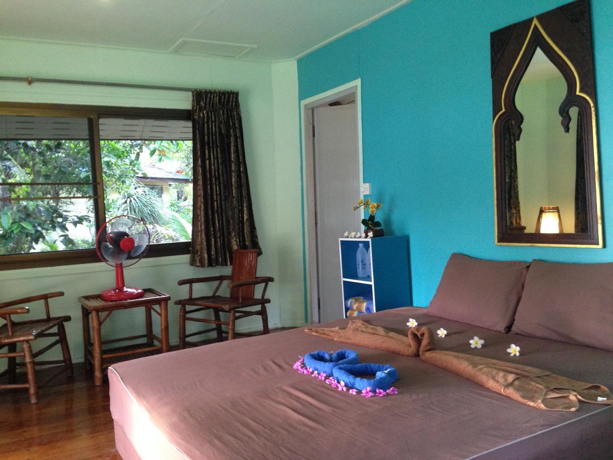 Phayam Friends Hotel Koh Phayam Luaran gambar