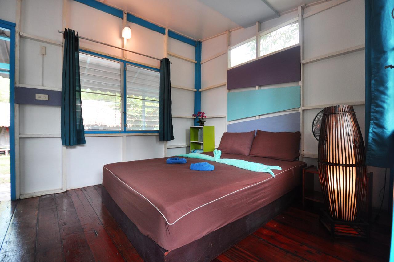 Phayam Friends Hotel Koh Phayam Luaran gambar