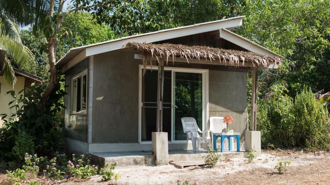 Phayam Friends Hotel Koh Phayam Luaran gambar