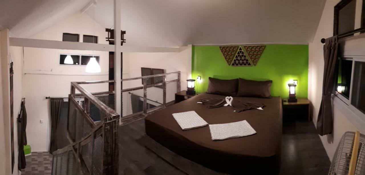 Phayam Friends Hotel Koh Phayam Luaran gambar