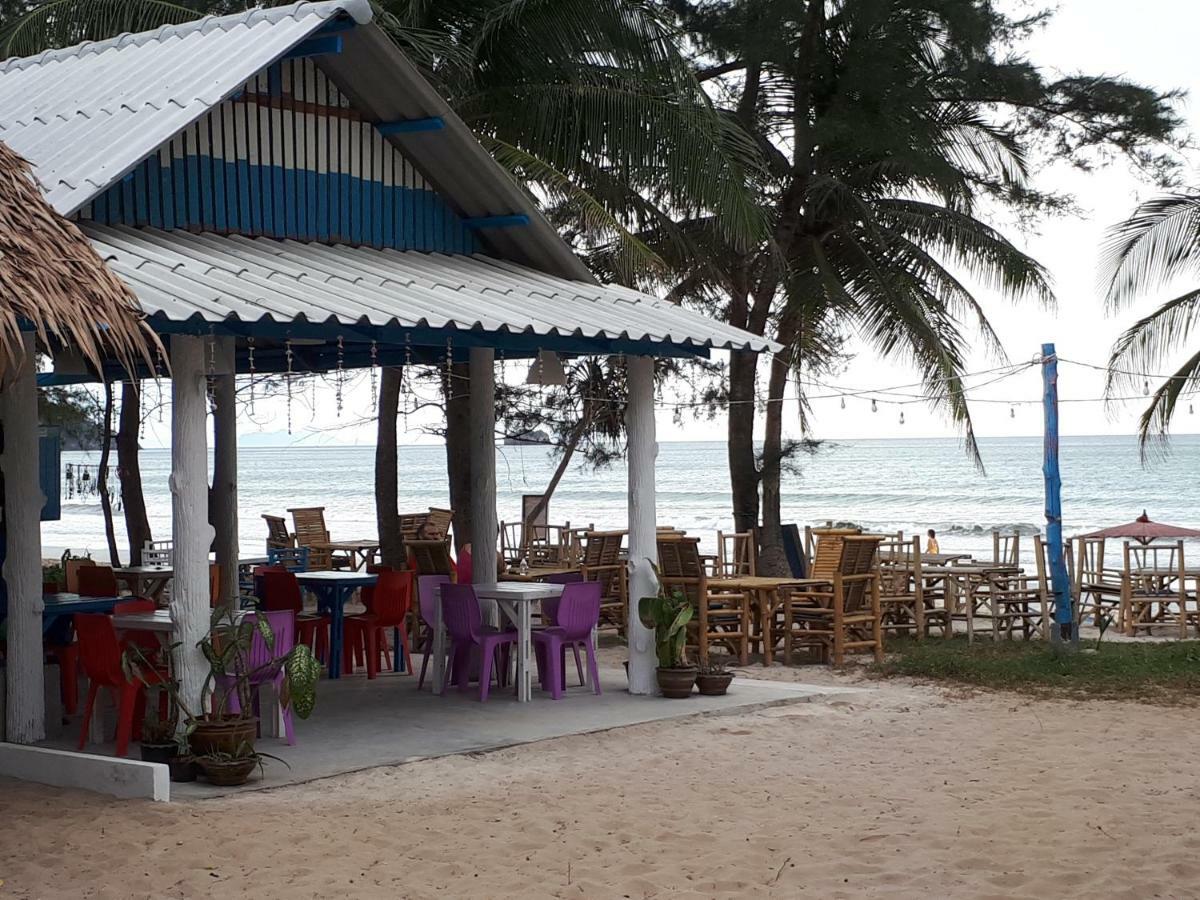 Phayam Friends Hotel Koh Phayam Luaran gambar
