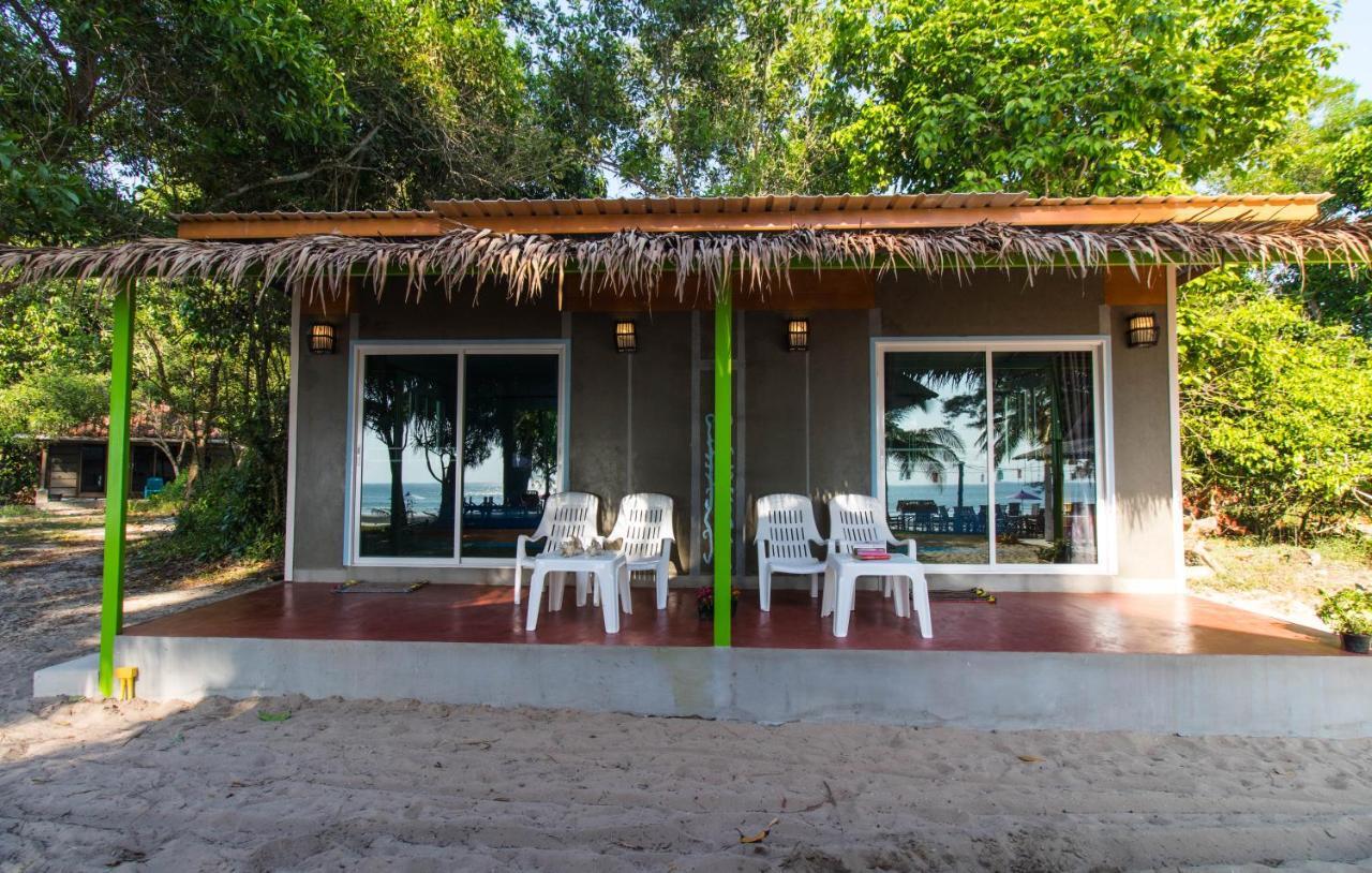 Phayam Friends Hotel Koh Phayam Luaran gambar